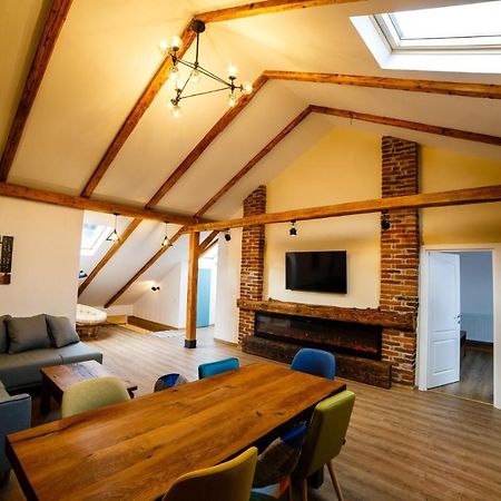 Alpine Loft Apartment Campulung Moldovenesc Bagian luar foto