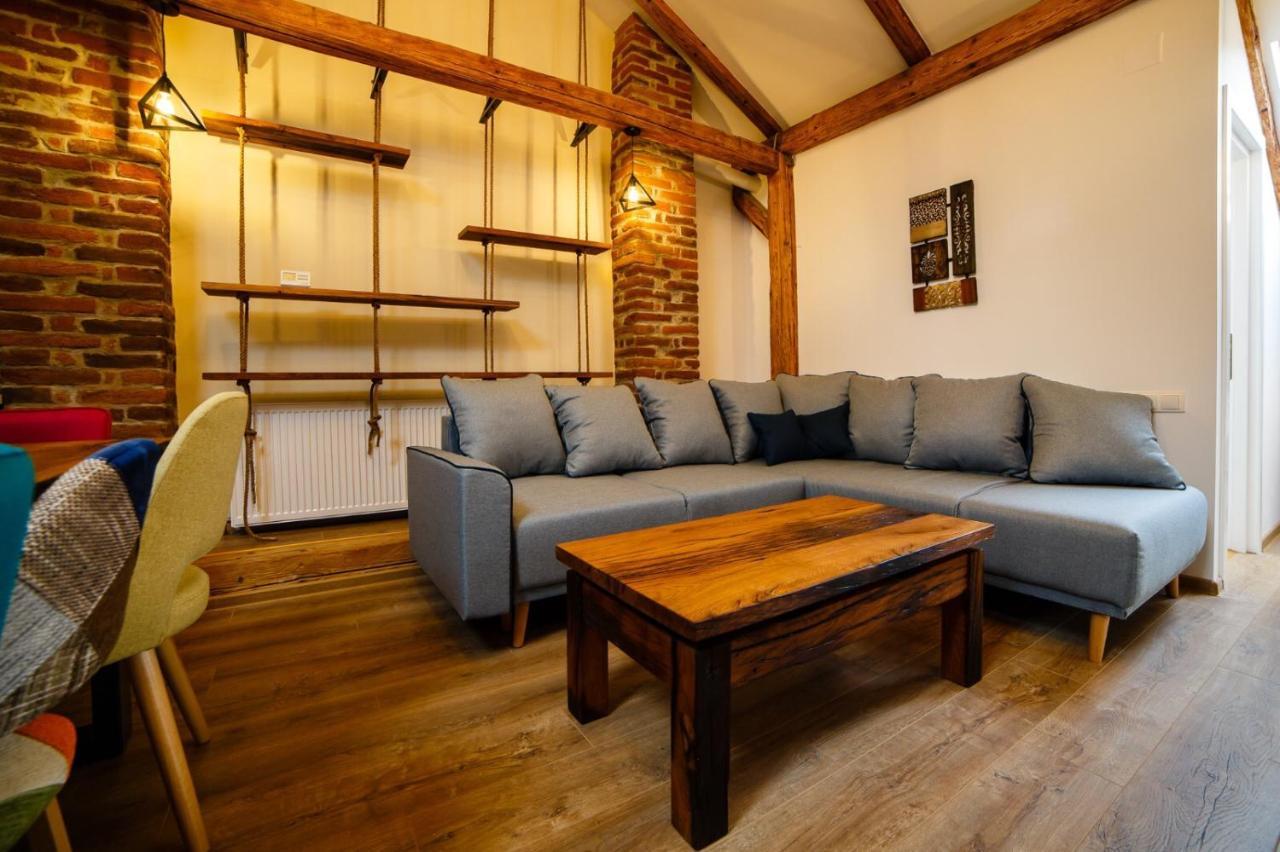 Alpine Loft Apartment Campulung Moldovenesc Bagian luar foto