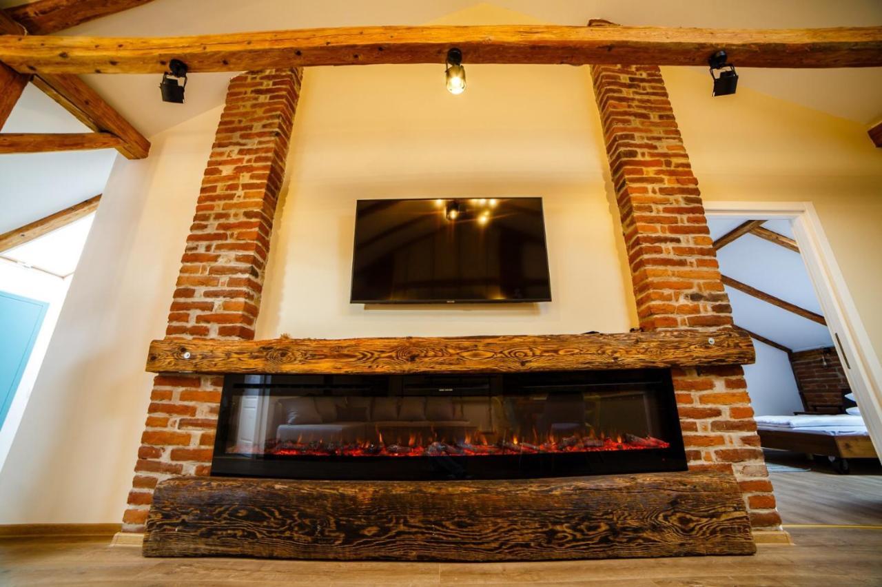 Alpine Loft Apartment Campulung Moldovenesc Bagian luar foto
