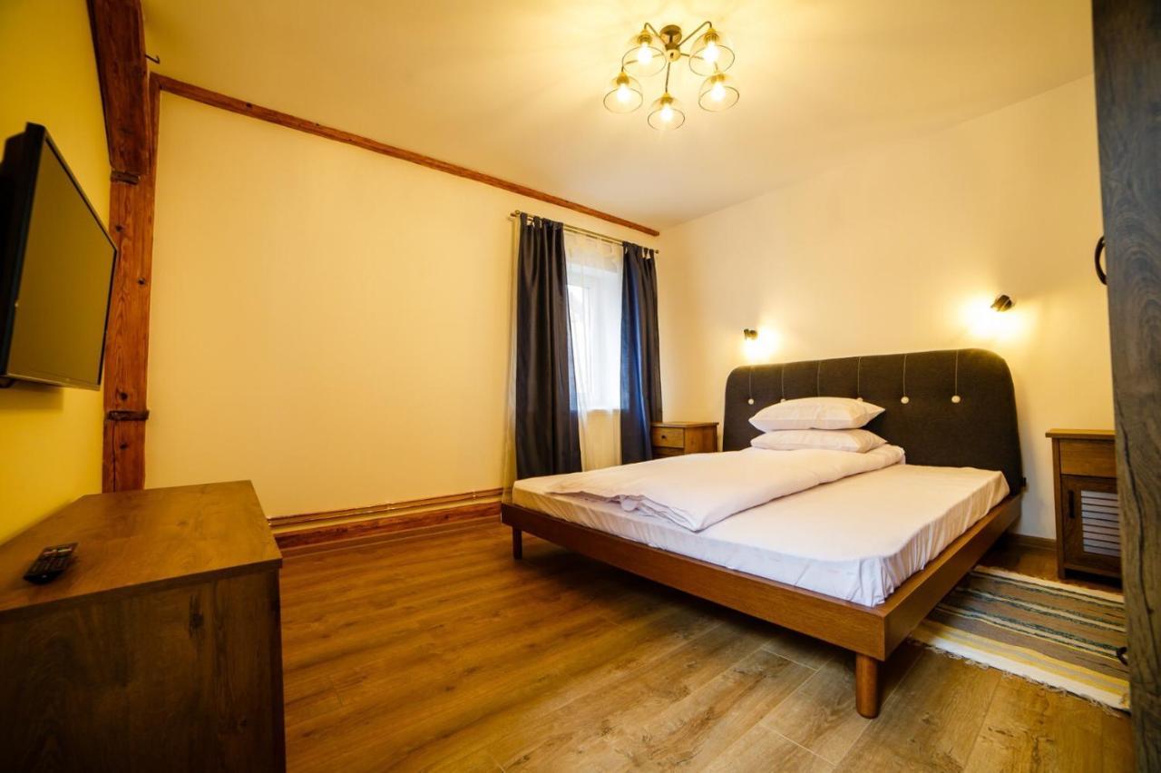Alpine Loft Apartment Campulung Moldovenesc Bagian luar foto